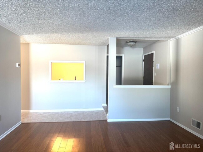 Building Photo - 256 Willowbrook Dr