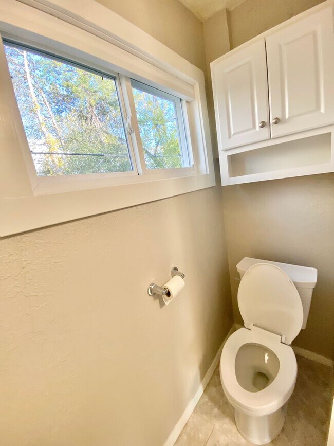 Building Photo - 125 Station Rd