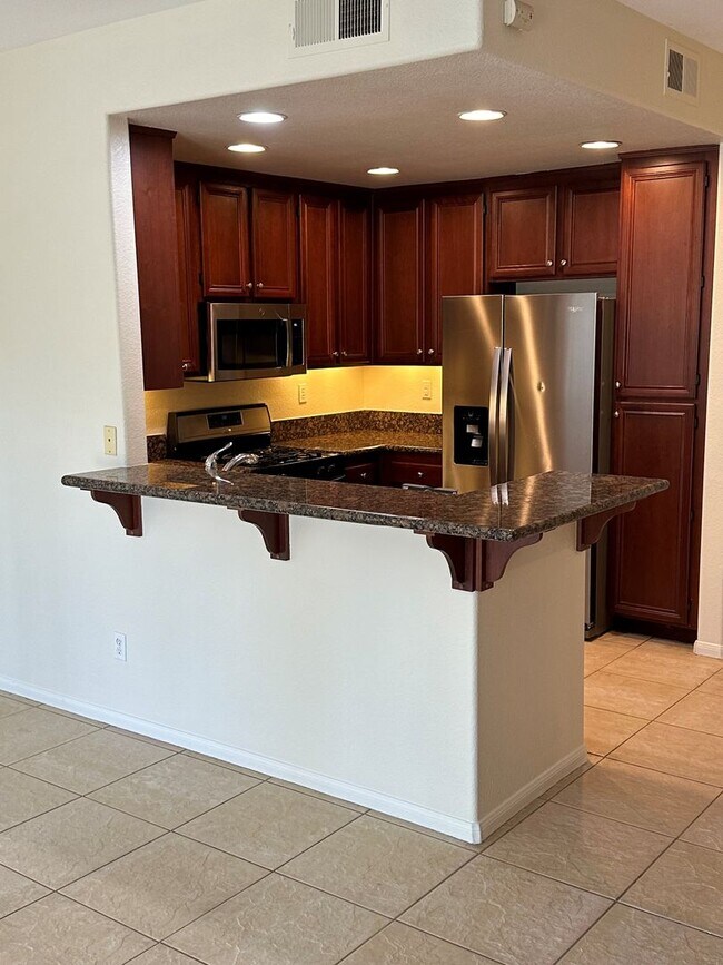 Building Photo - Jeffries Ranch Townhome