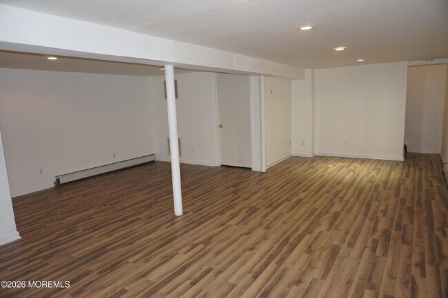 Building Photo - 1385 W Veterans Hwy