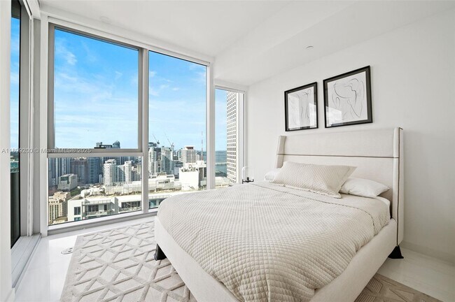 Building Photo - 300 Biscayne Blvd Way