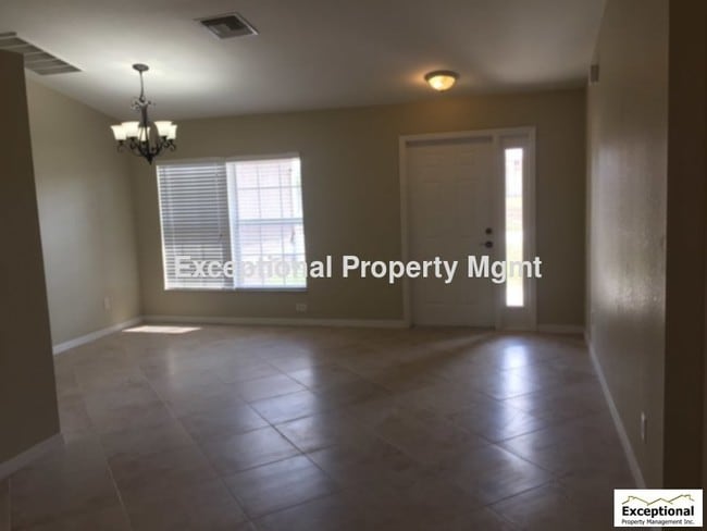 Building Photo - 3/2/2-Available Now.