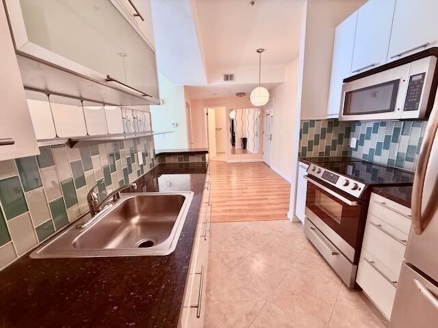 Building Photo - 2255 Showers Dr