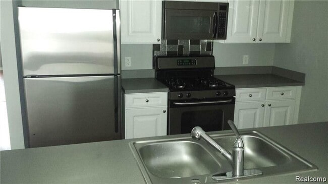 Building Photo - 2088 Arcadia Dr