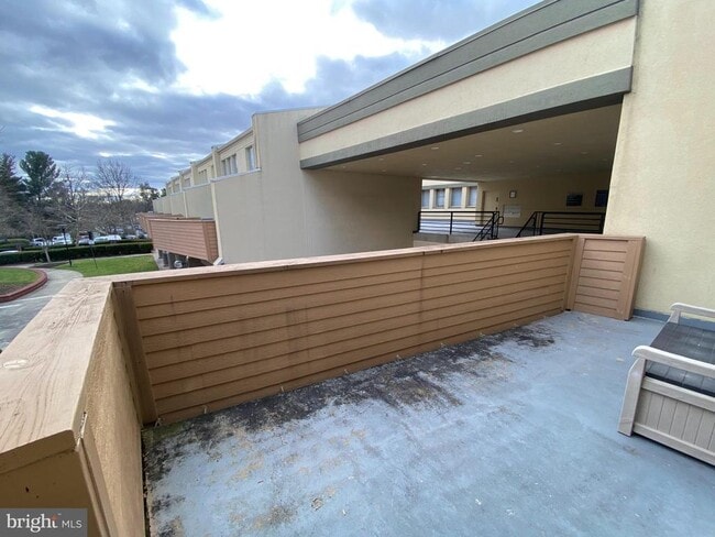 Building Photo - 5485 Harpers Farm Rd