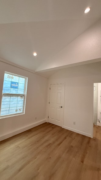 Building Photo - 10548 Stonybrook Ave