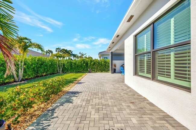 Building Photo - 15830 Key Biscayne Ln