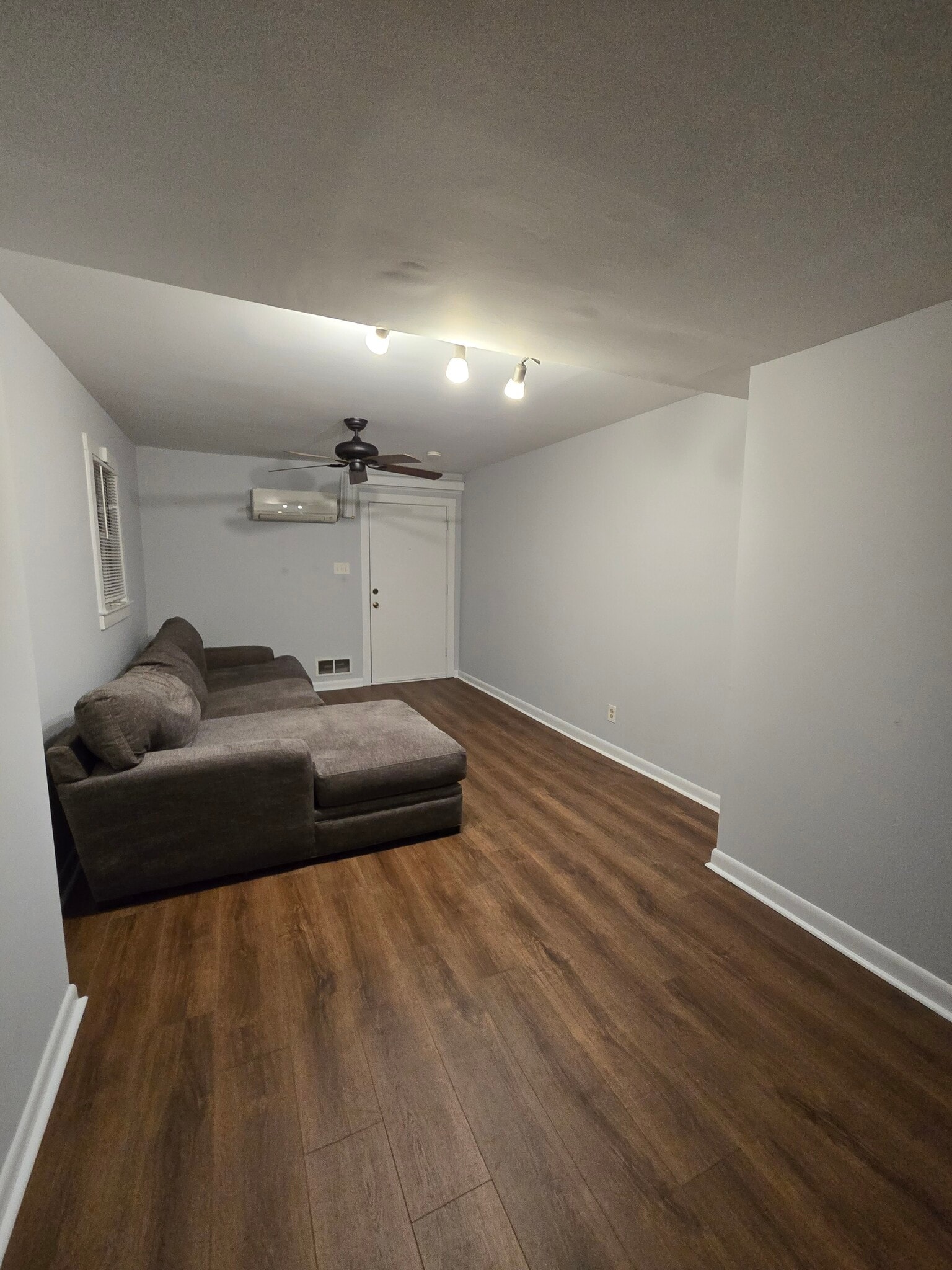 Living area - 1732 Ridgeway Ave NW