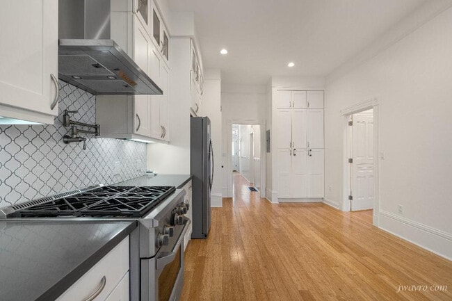Building Photo - 814 22nd St