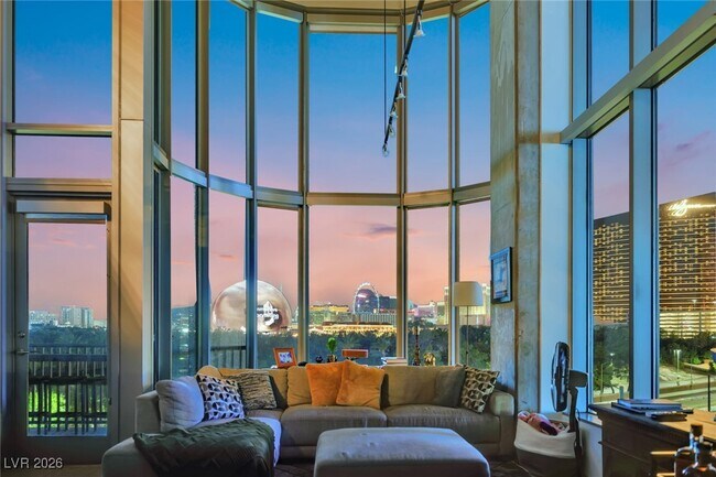 Building Photo - 360 E Desert Inn Rd