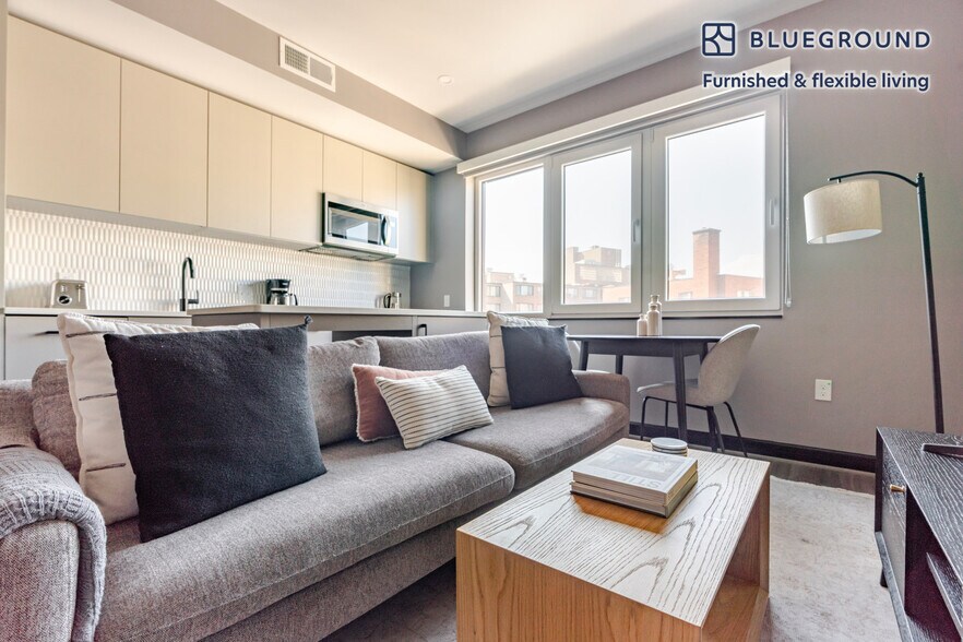 Primary Photo - 1313 L St NW