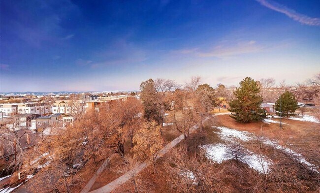 Building Photo - Amazing City Views