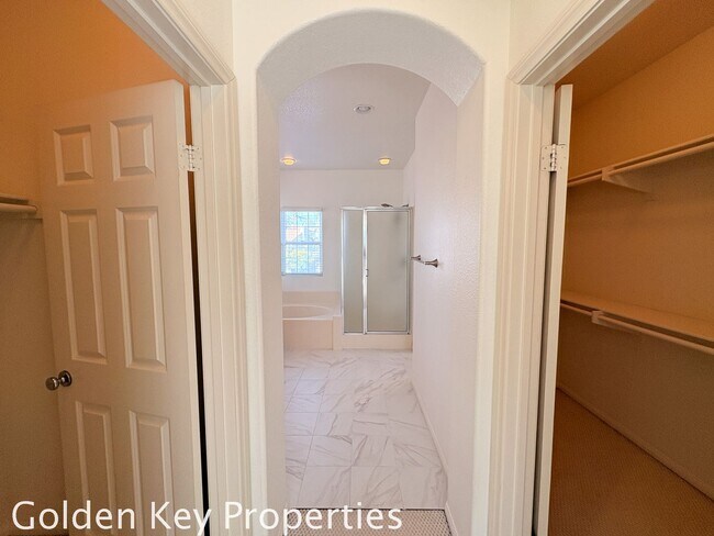 Building Photo - Welcome to this stunning home located in the desirable Rancho Carrillo neighborhood of Carlsbad!