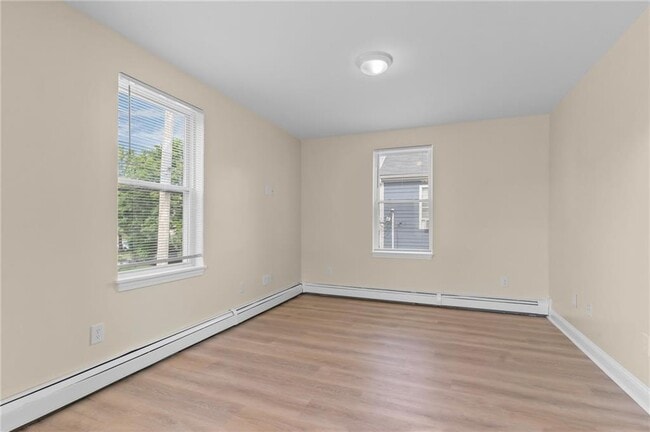 Building Photo - 176 Pavilion Ave