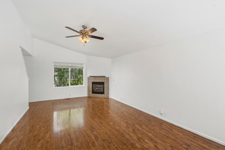 Building Photo - 7326 Village Meadows Dr