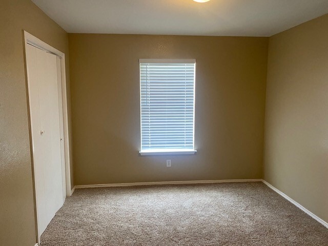 Building Photo - 5906 Drenner Park Ln