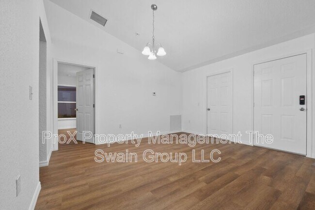 Building Photo - 25 Inconnu Dr