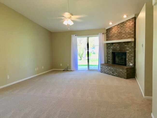 Building Photo - Charming 3 Bedroom, 2 Bathroom Home in Perry Township!