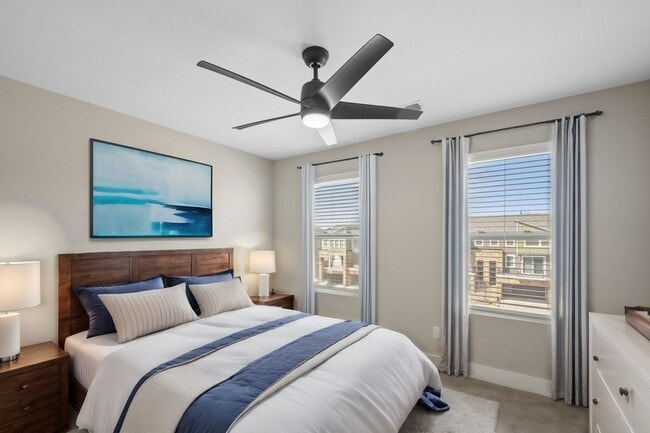Building Photo - Gorgeous Aria at the Park 3 Bedroom Townhouse!