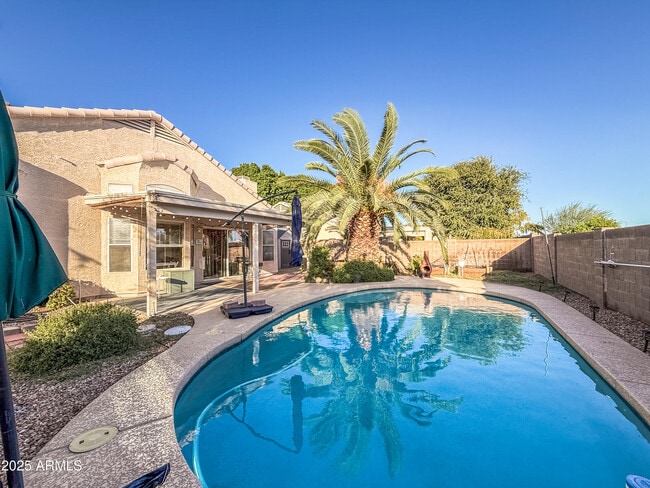 Building Photo - 5057 E Delta Ave