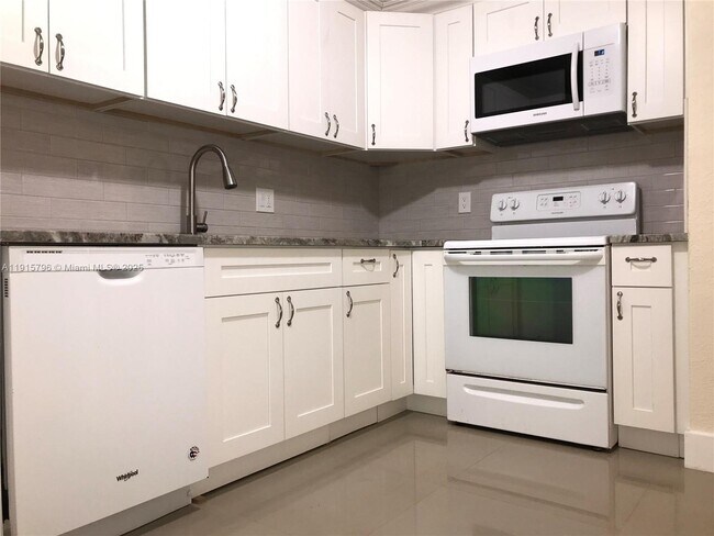 Building Photo - 3100 Riverside Dr