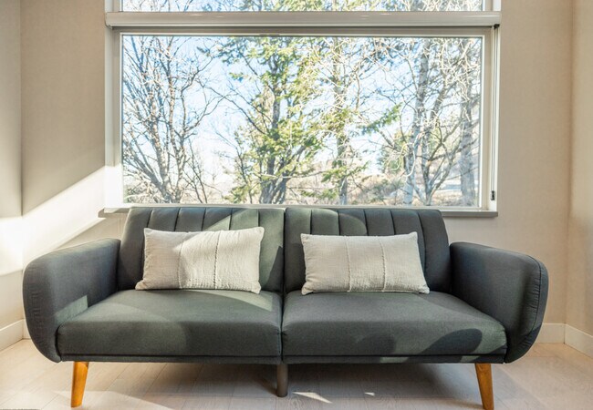 Building Photo - 255 Matterhorn Dr