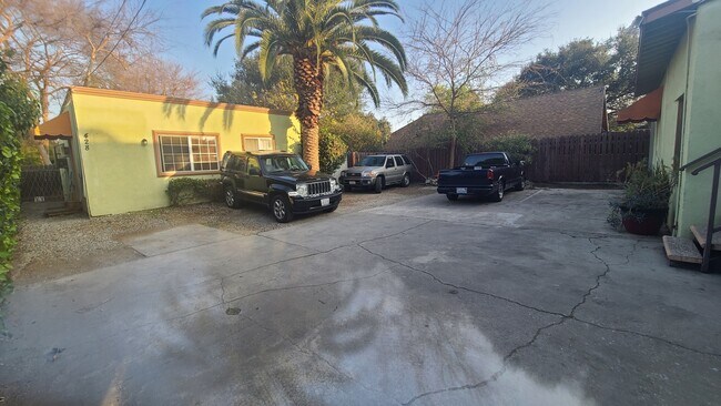 Building Photo - 426 N Michigan Ave