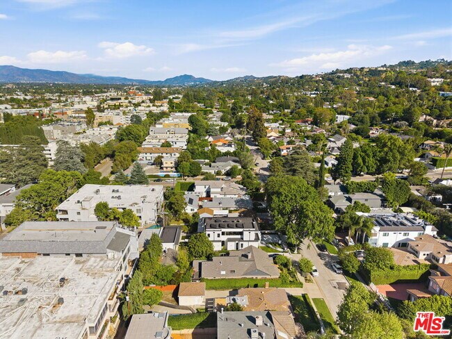 Building Photo - 14529 Greenleaf St