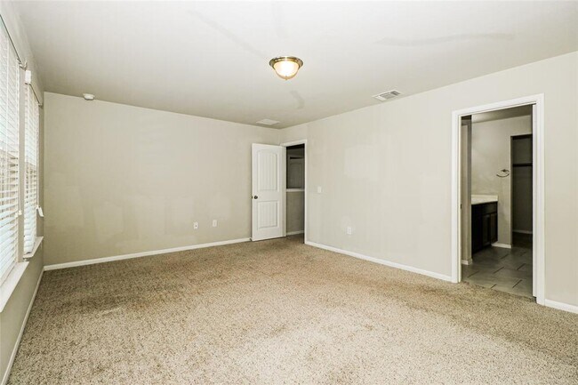 Building Photo - 9201 Sawyer Fay Ln