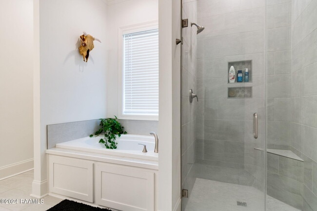 Building Photo - 201 Finsbury Ln