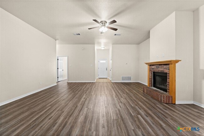 Building Photo - 6501 Alvin Dr