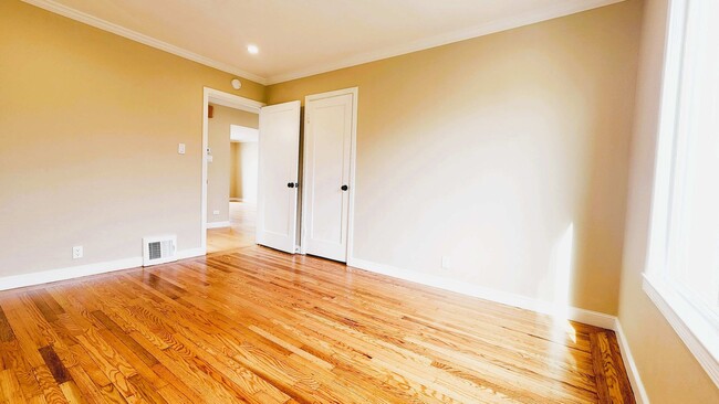 Building Photo - BEAUTIFULLY UPDATED OUTER SUNSET HOME FOR ...