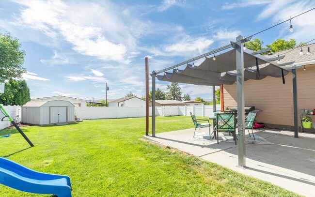 Building Photo - 3204 Butterfield Rd