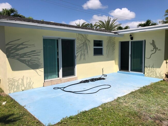 Building Photo - 3160 NW 6th Ave