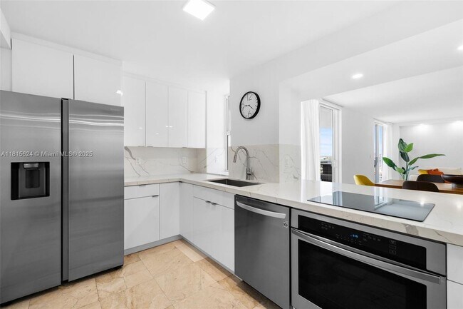 Building Photo - 2401 Collins Ave