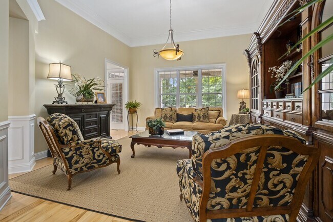 Building Photo - 1015 Crimson Clover Dr