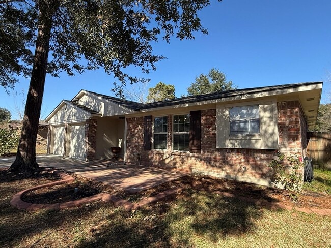 Building Photo - 22610 Smokey Hill Dr