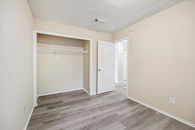 Building Photo - 23239 Prairie Bird Dr