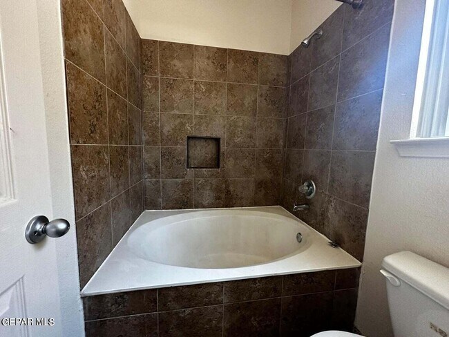 Building Photo - 5017 Lone Cactus Ct