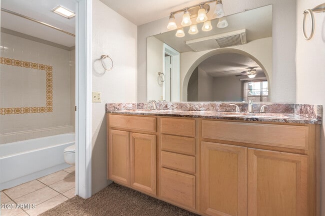 Building Photo - 10410 N Cave Creek Rd