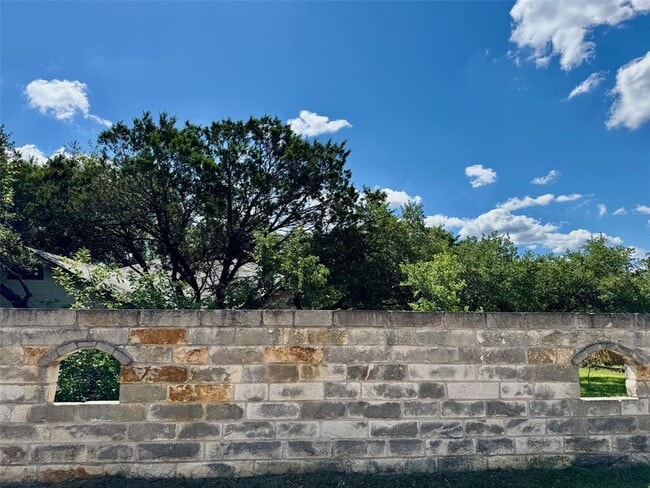 Building Photo - 1203 Cuernavaca Dr N