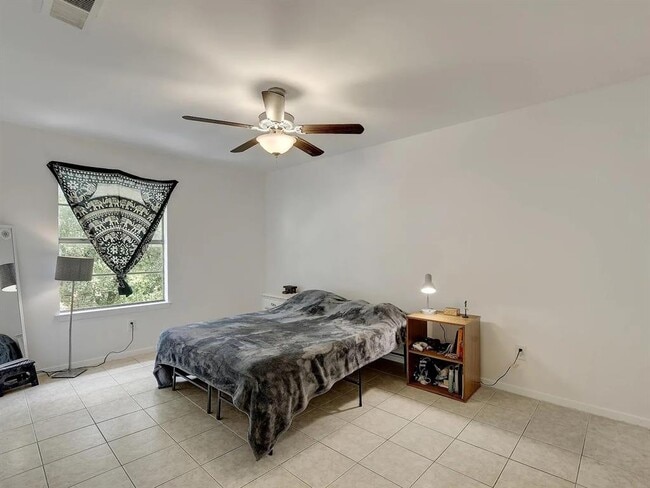 Building Photo - 5807 Cougar Dr