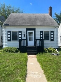 Building Photo - 3 bd/1 bath Single Family home
