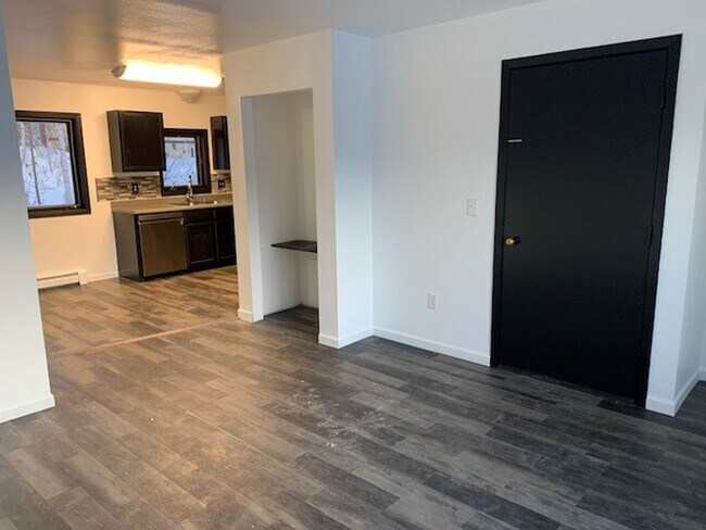 Building Photo - 4770 Glasgow Dr