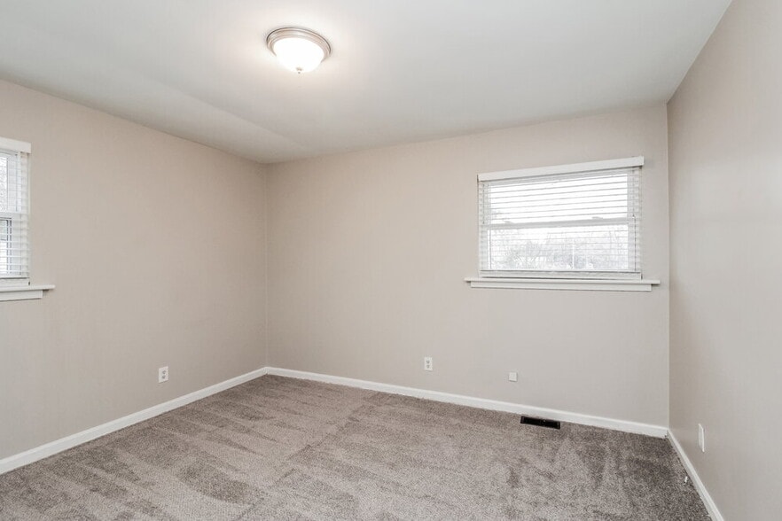 Building Photo - 601 Kentbrook Dr