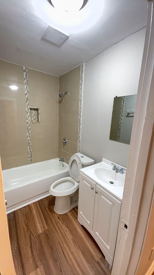 Building Photo - Spacious 4 Bedroom / 2 Bath Home – Fully Updated – Open To Section 8