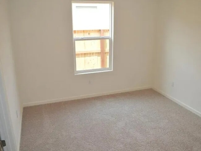 Building Photo - 765 Jessie Dr