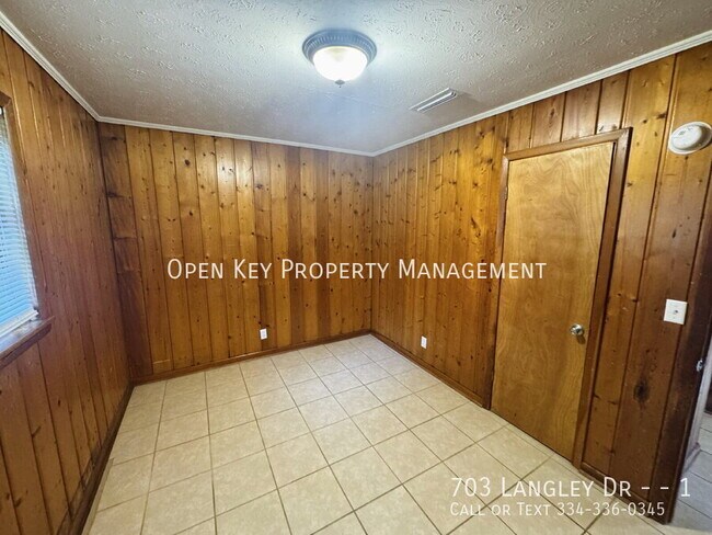 Building Photo - 703 Langley Dr