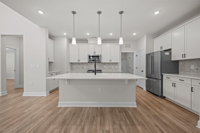 Building Photo - 2561 Legrande Way