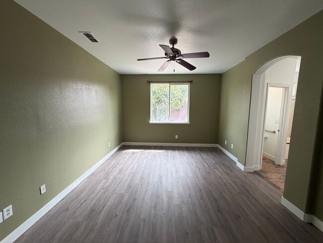 Building Photo - 8660 Banton Cir
